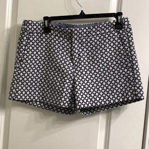 Banana Republic Hampton Fit printed shorts.